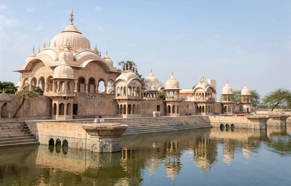 Kusum Sarovar, Govardhan